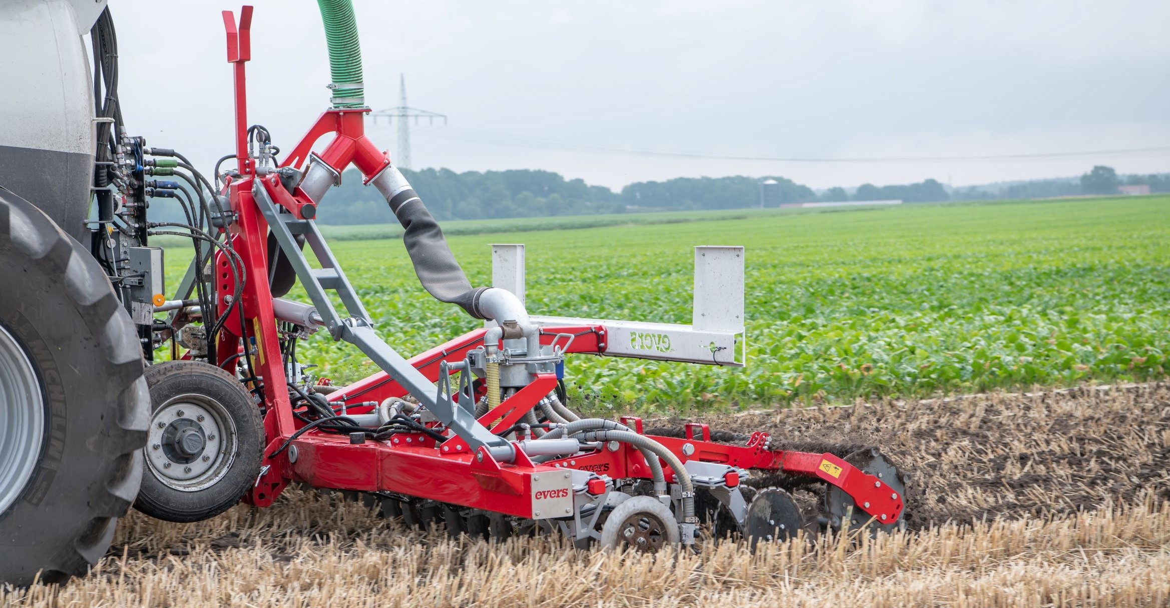 Evers Tribus combi-bemester voor het inwerken van mest op zowel grasland, als bouwland en stoppelland