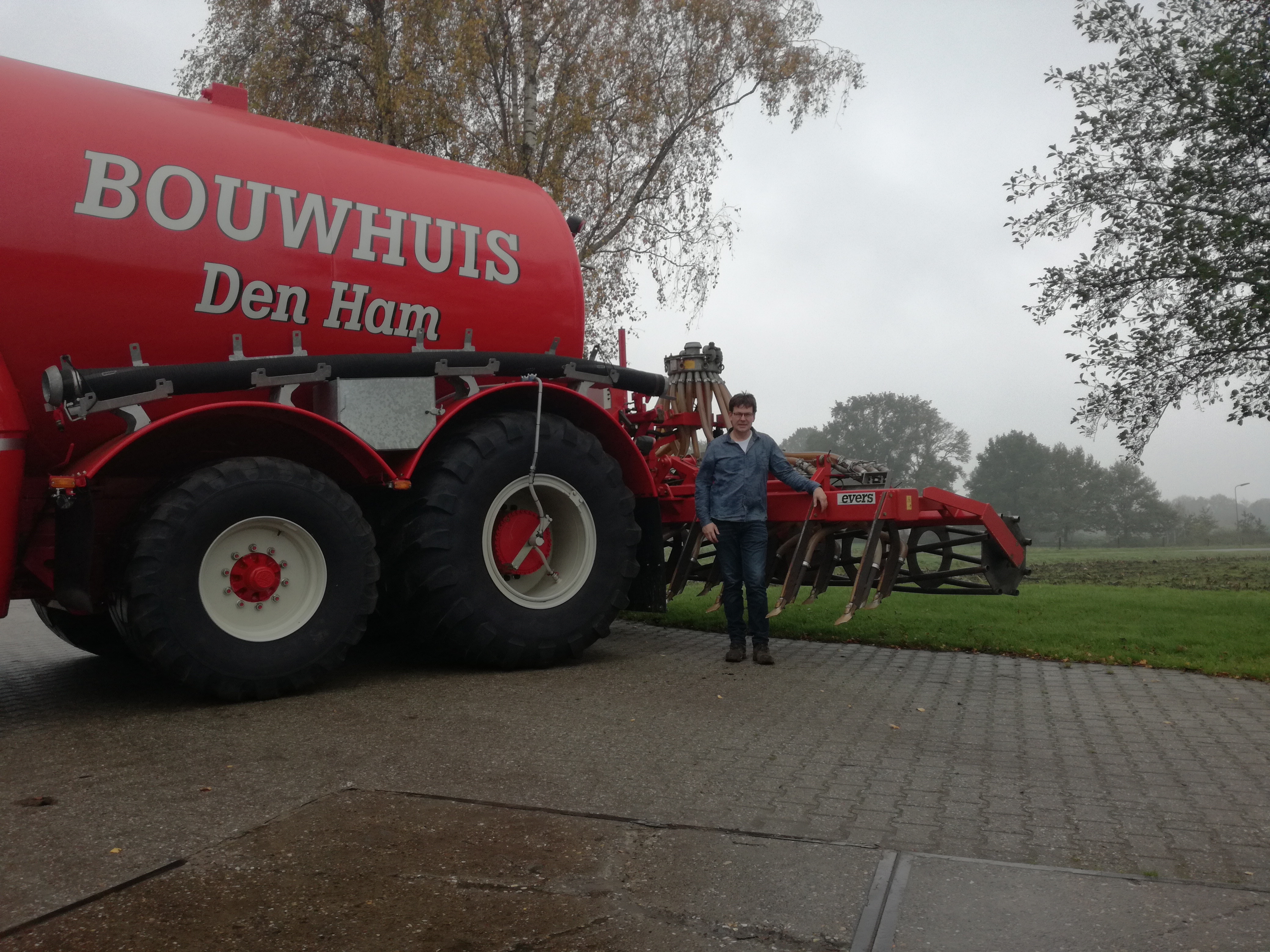 ik ben zeer tevreden over de bouwlandbemester en de samenwerking met Evers,  Gerwin Bouwhuis, Loonbedrijf Bouwhuis, Den Ham